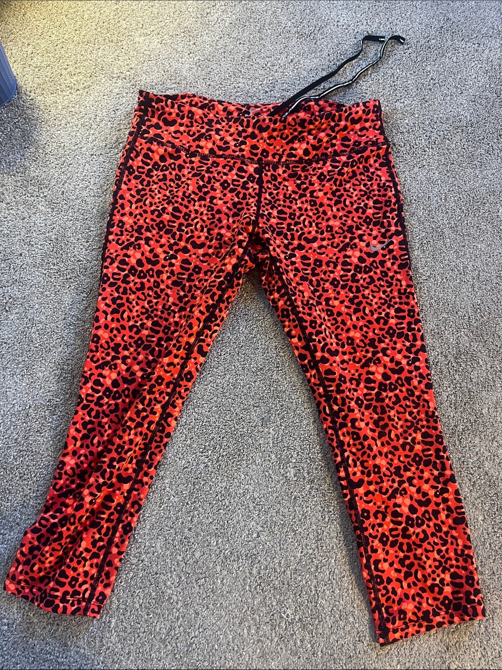 🐆🐆🐆Nike szL Running Tights Flame Orange Red Leopard/Cheetah Capri